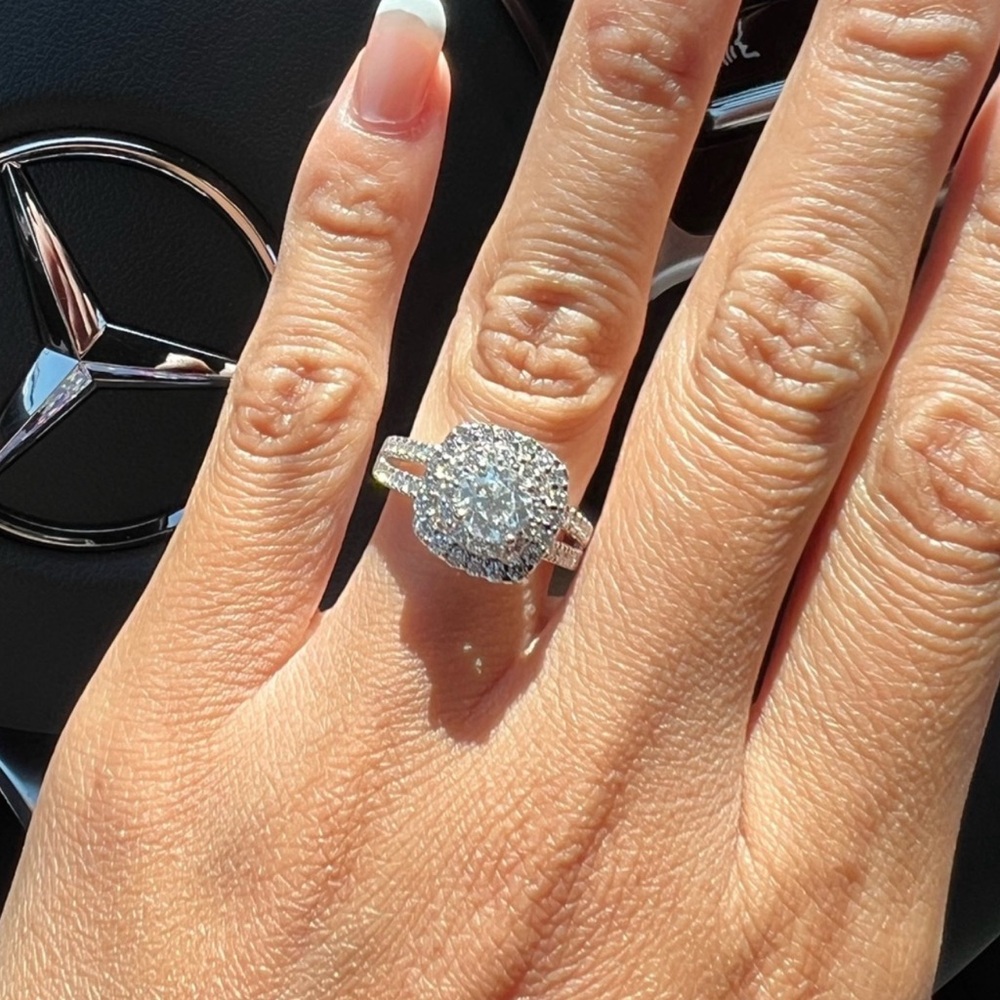 Natural Diamond, White Gold Engagement Ring (Barely used)